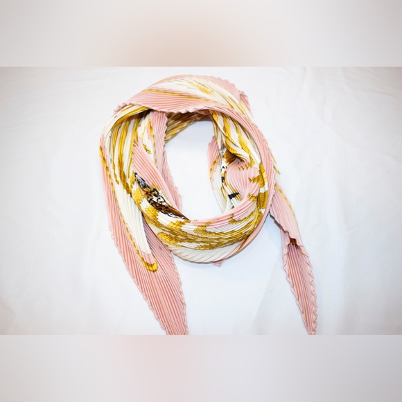 Authentic Pink ‘Tigre Royal’ HERMÈS PARIS 100% Silk Scarf 2008 - Picture 5 of 14